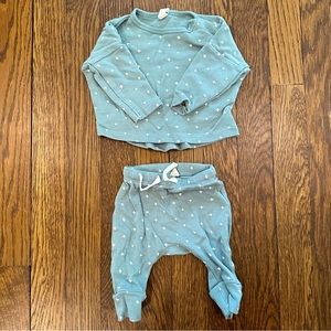 Quincy Mae 2 piece set, 0-3 months